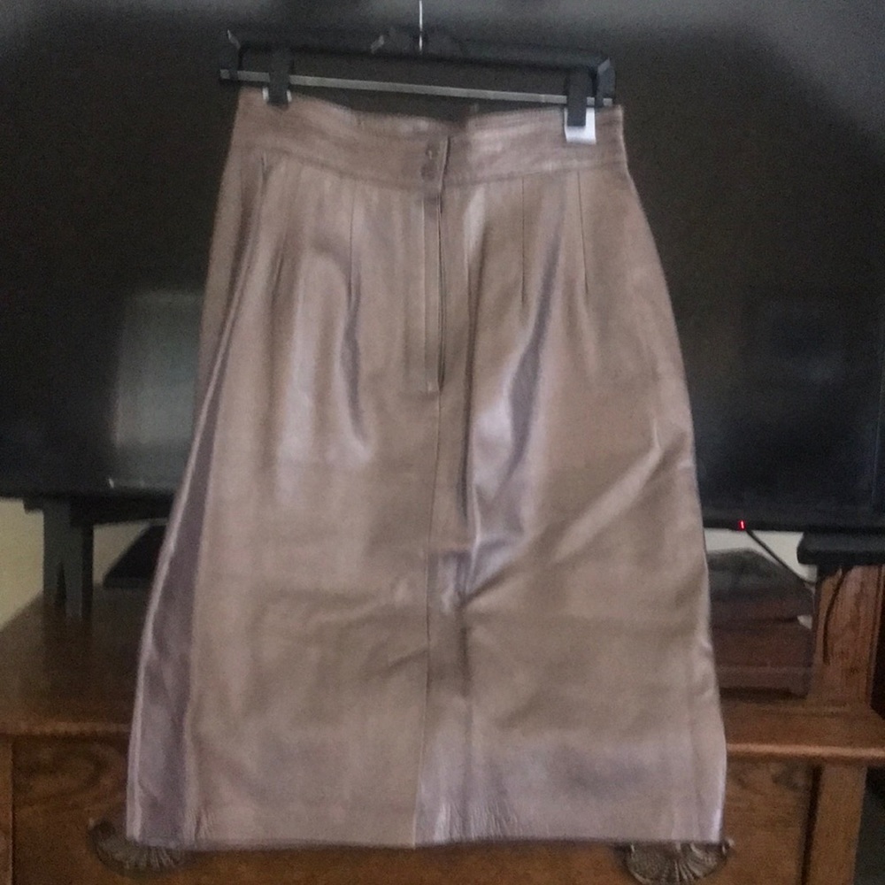 Real leather skirt, lined, like new